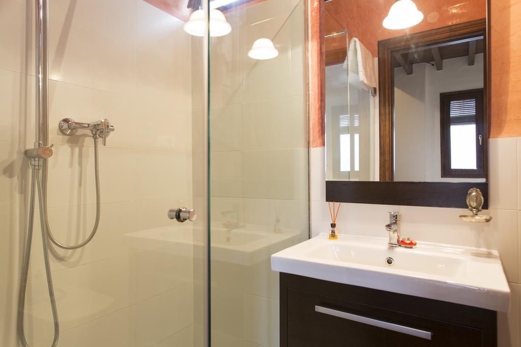 Apartamento Puerta Elvira Centro Free Parking กรานาดา ภายนอก รูปภาพ
